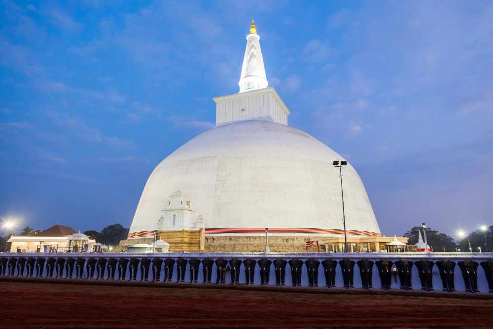 Ruwanwelisaya in Anuradhapura