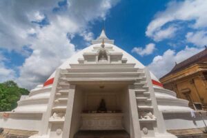sacred-kelaniya-temple
