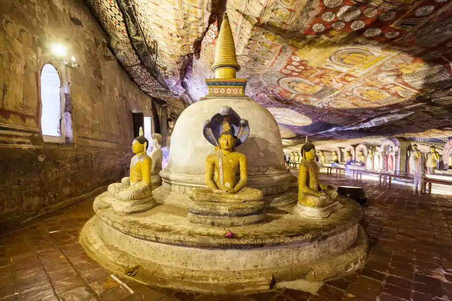 dambulla-sri-lanka-february-17-2017-stupa-dagoba-buddha-statues-inside-dambulla-cave-temple-cave-temple-is-world-heritage-site-near-dambulla-city-sri-lanka-2-1