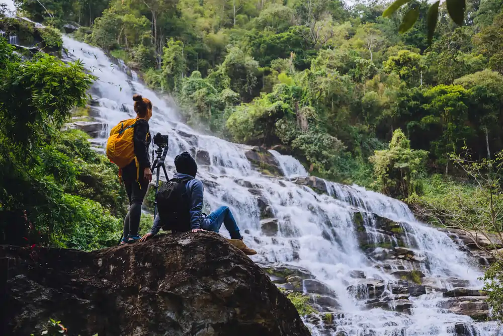 tour guides to explore waterfalls of Sri Lanka