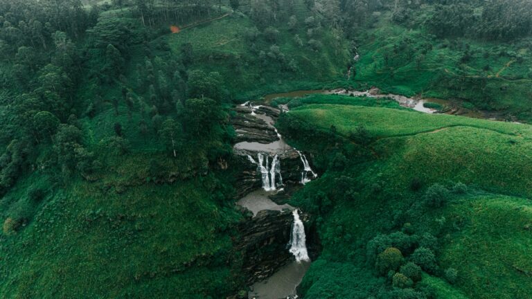 Beautiful waterfalls in Sri Lanka that will take a breath away