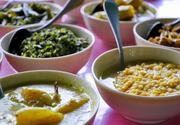 Sri Lankan foods are unique and must try while you are in Sri Lanka.
